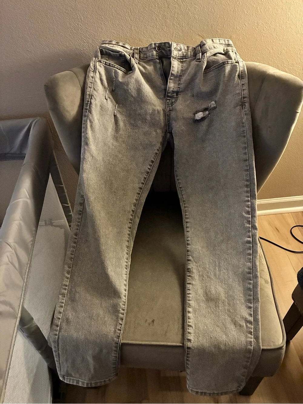 Nomad Men's Light Gray Relaxed Jeans